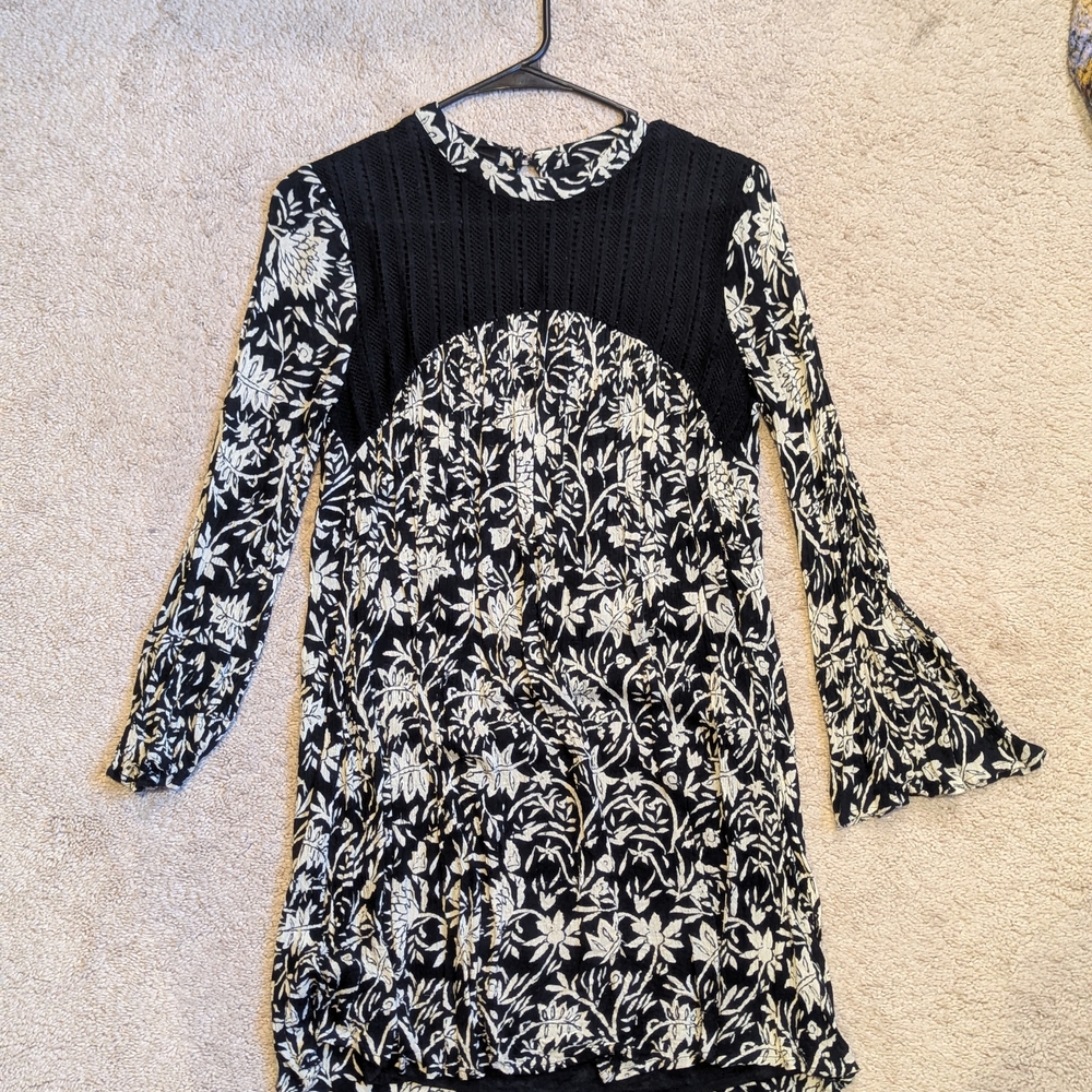 Volcom Monochrome Floral Pattern Top